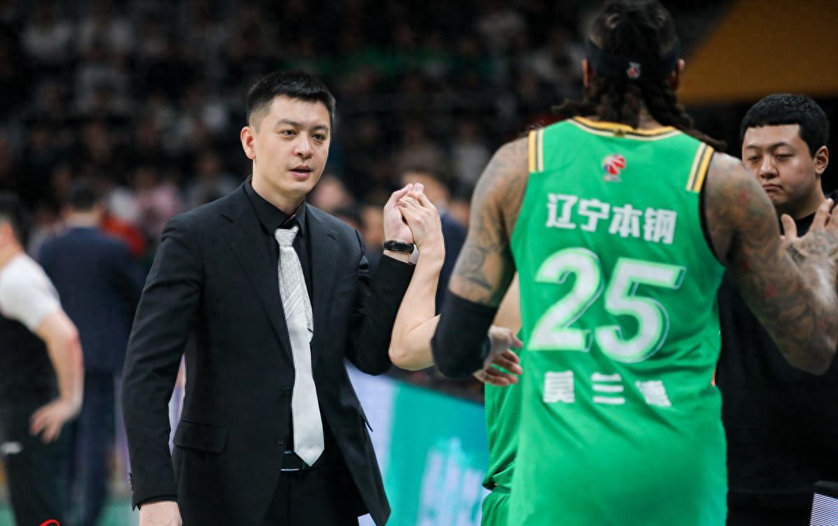 kaiyun-2点原因！杨鸣坚决辞职，签不来胡金秋前队友，赵继伟无心恋战